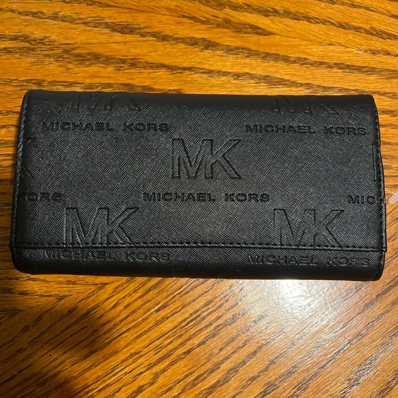 Michael Kors Black Leather Clutch Wallet - NWOT - Picture 5 of 14
